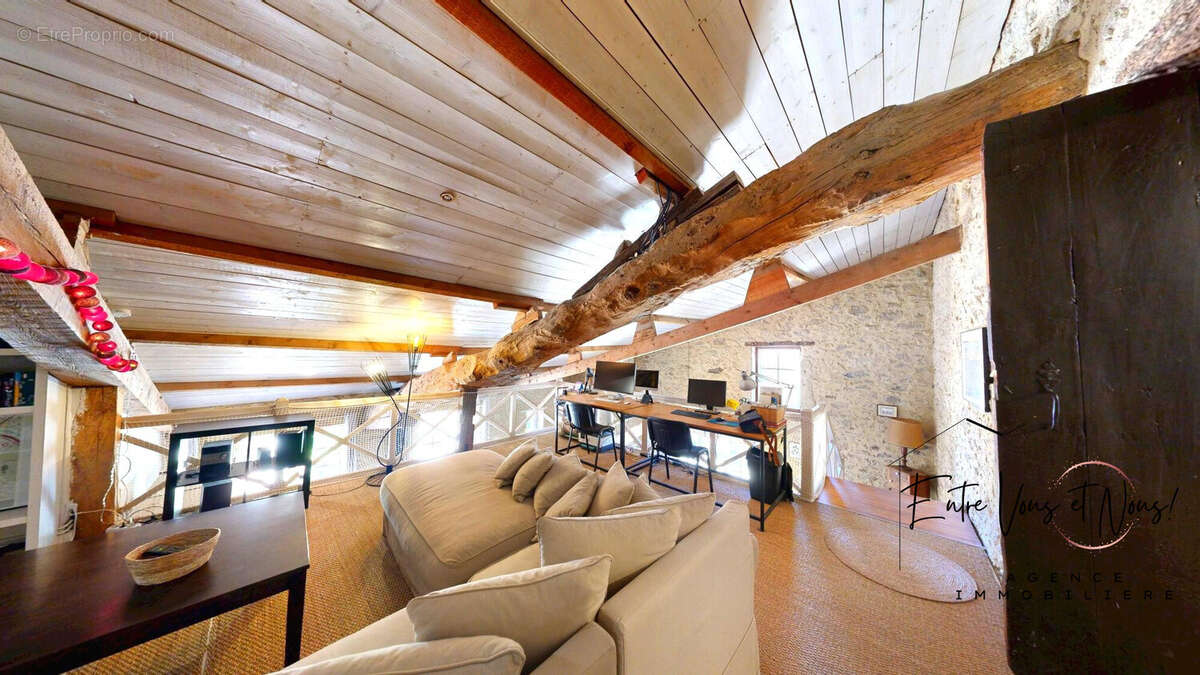 Maison 280 m² à Saint-Pierre-D'aurillac  - photo 5