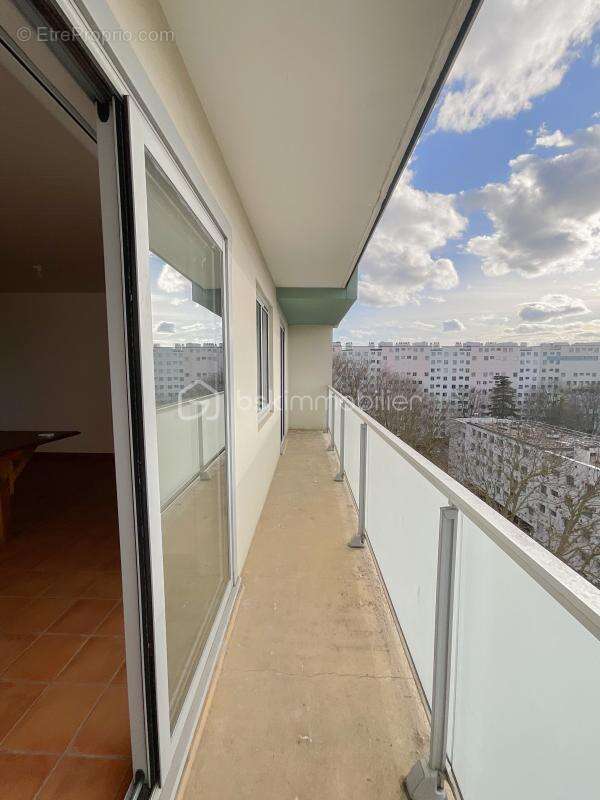 Appartement à FRESNES