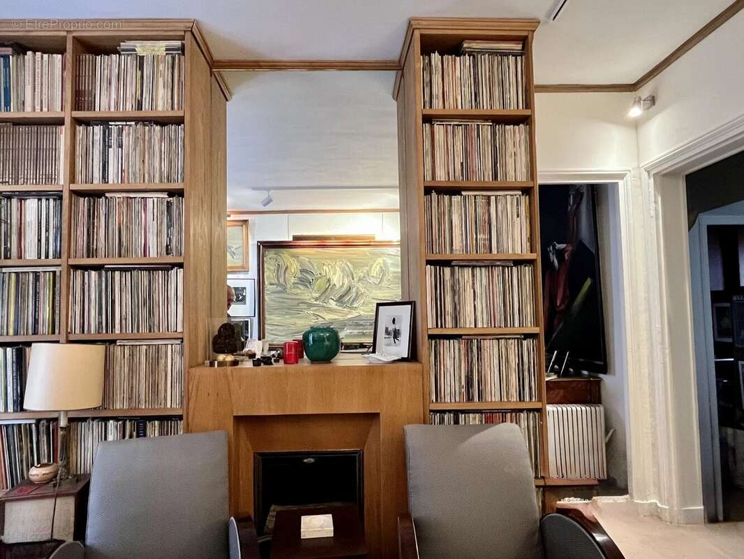 Appartement à PARIS-16E