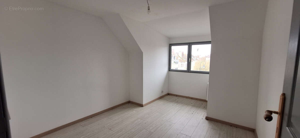 Maison à VILLENEUVE-L'ARCHEVEQUE