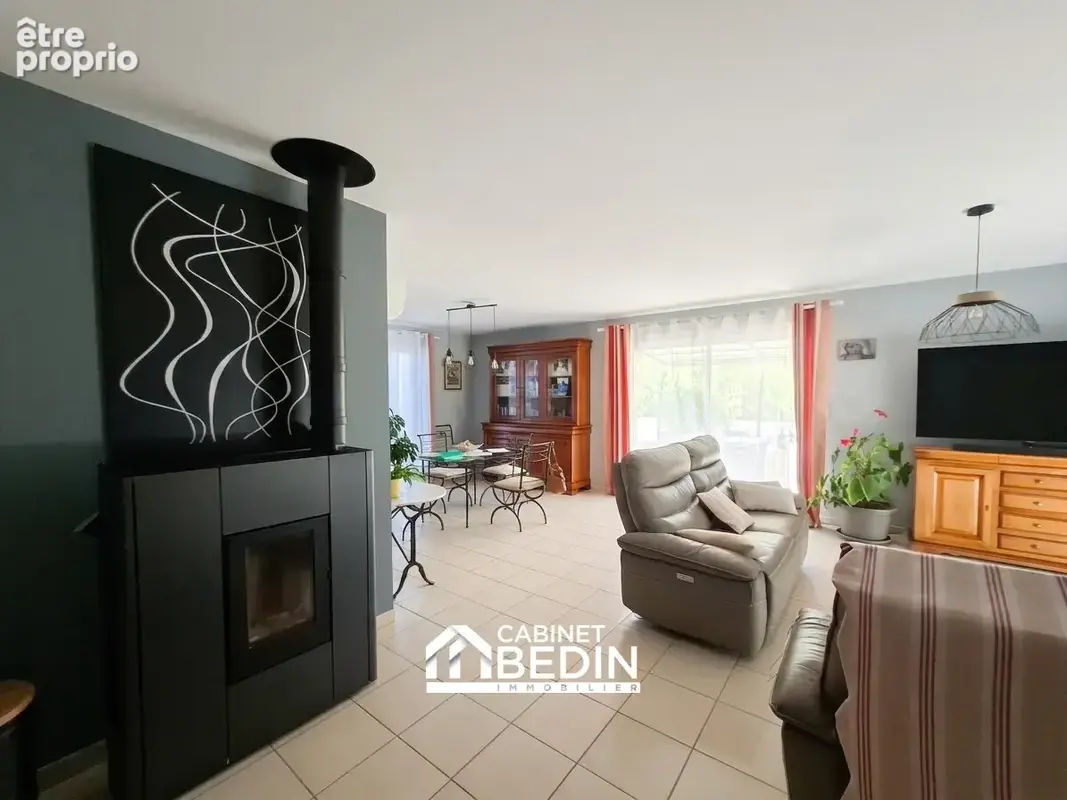 Maison 141 m² à Saint-Sulpice-De-Pommiers  - photo 6