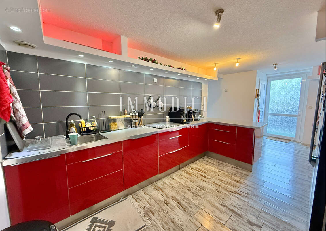 Appartement à LA CHAPELLE-DE-GUINCHAY