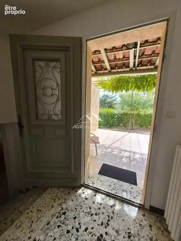 Maison avec garage , dépendance sur 2761 m² de terrain constructible - photo 8
