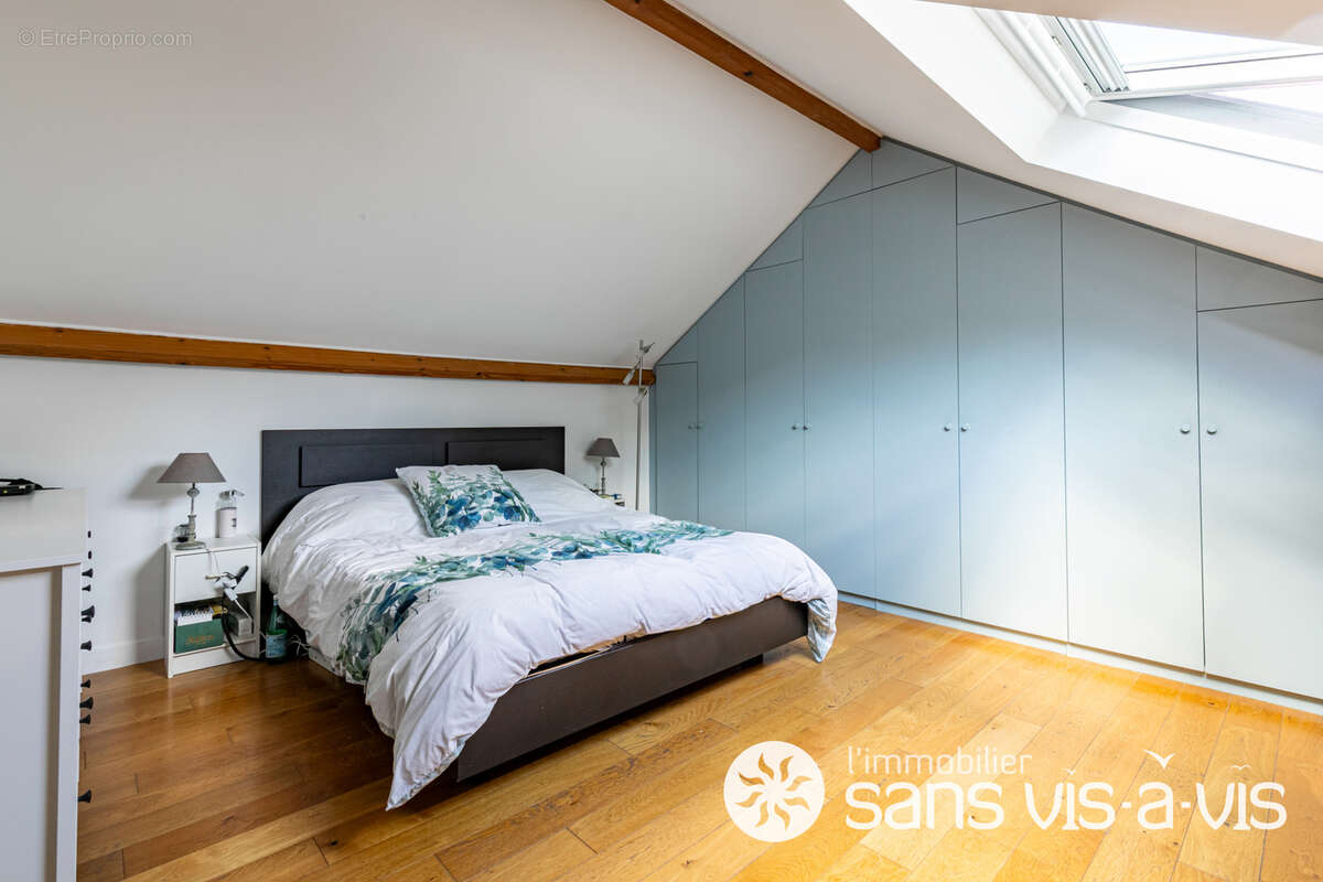 Maison à COURBEVOIE