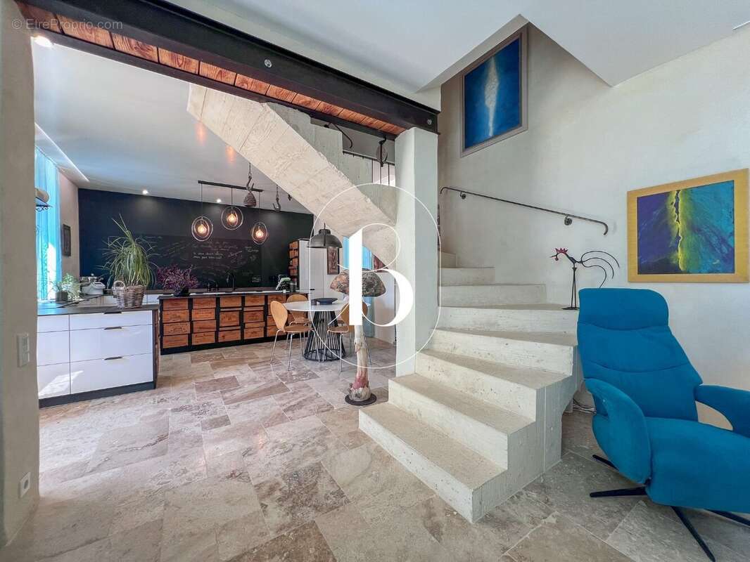 Maison 160 m² à Barjac  - photo 3