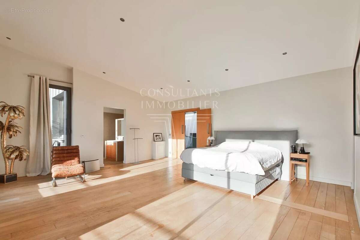 Maison à ISSY-LES-MOULINEAUX