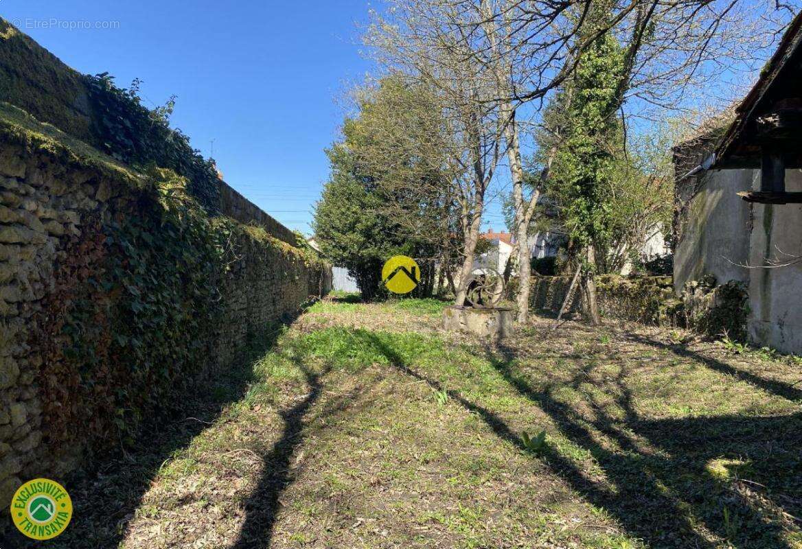 Maison à FOURCHAMBAULT