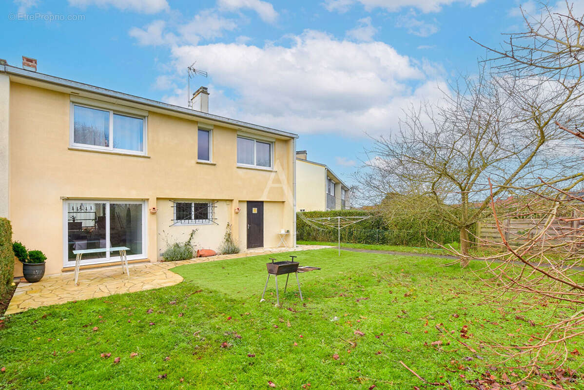 Maison à BRIE-COMTE-ROBERT