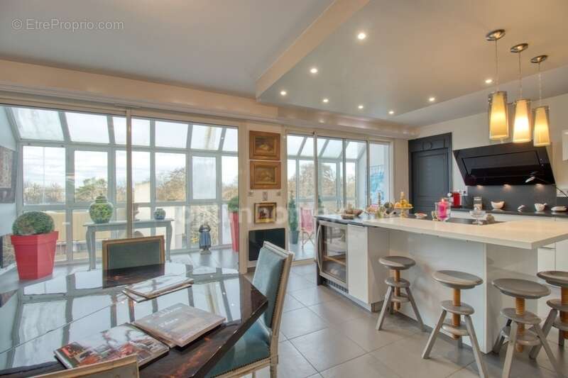 Appartement à vendre 6 pièces 220 m2 La Genette - Dernier étage – Terrasse panoramique LA ROCHELLE (17) - photo 4