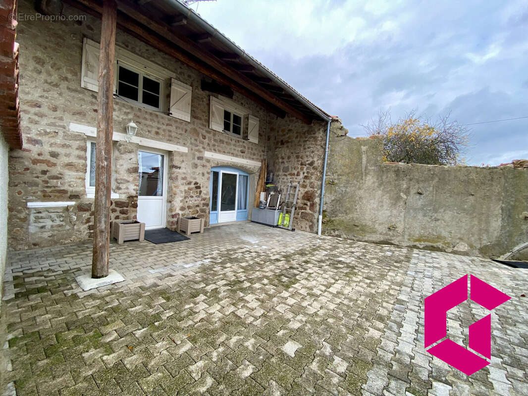 Maison à BAS-EN-BASSET