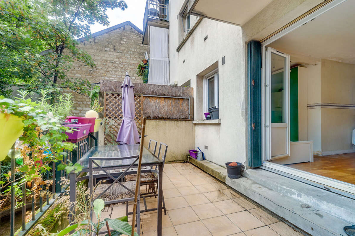 Appartement à PARIS-14E