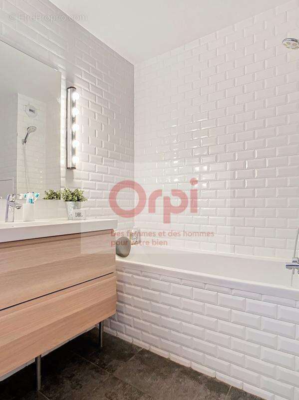 Appartement à ISSY-LES-MOULINEAUX