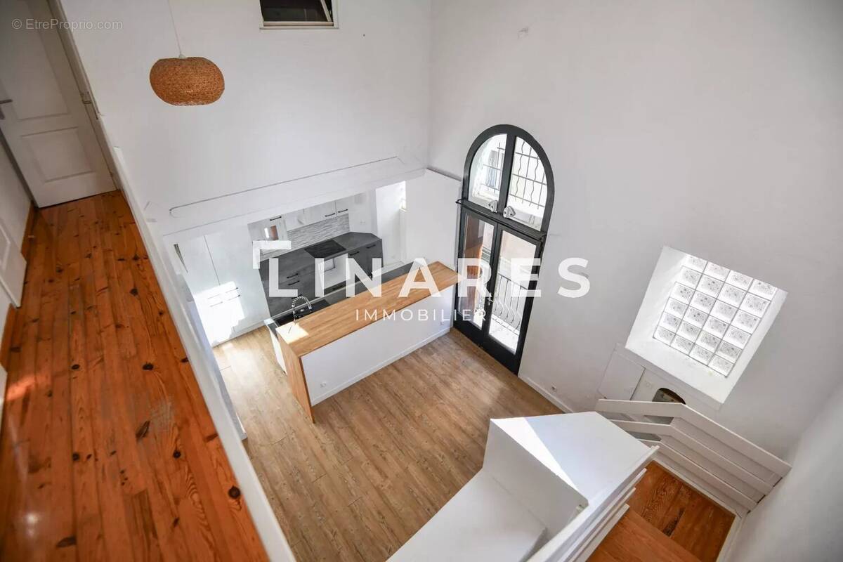 Appartement à MARSEILLE-4E
