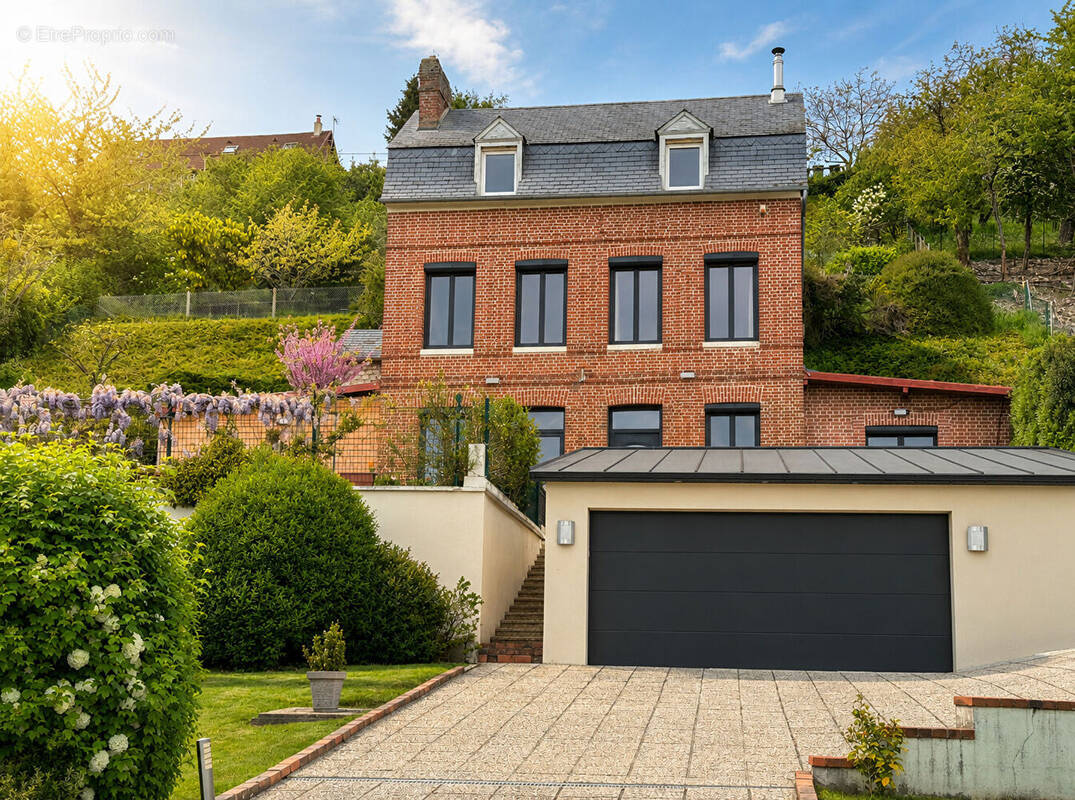 Maison à FRENEUSE