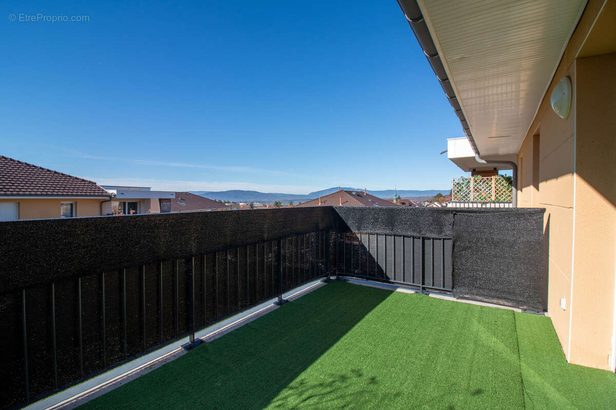 Appartement à CRUSEILLES