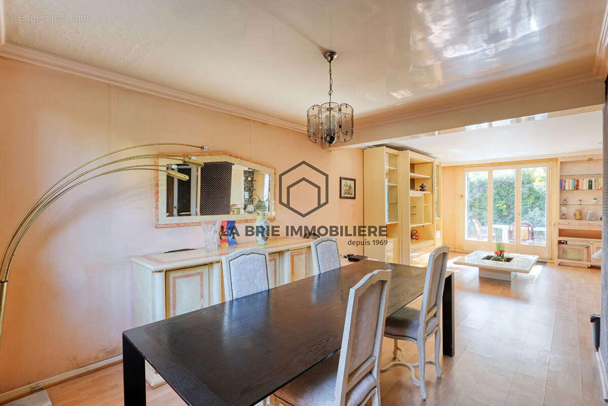 Maison à VILLECRESNES