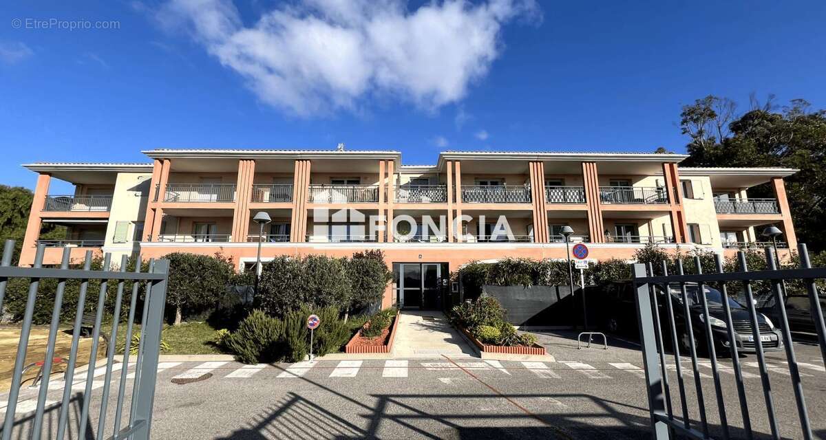 Appartement à BORMES-LES-MIMOSAS