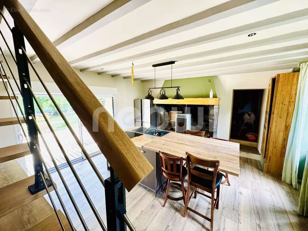 Maison à SAINT-GEORGES-DE-MONS