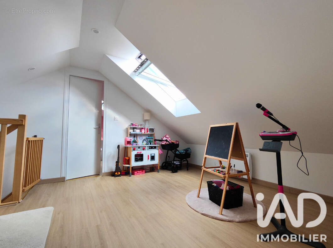 Maison 100 m² à Lieu-Saint-Amand  - photo 7