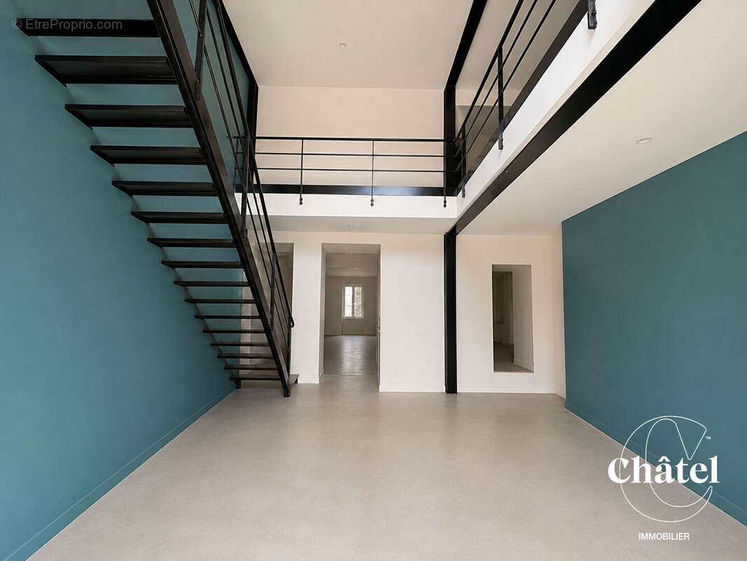 Proche Nanteuil le Haudouin - Ensemble immobilier et dépendances - Travaux - photo 14