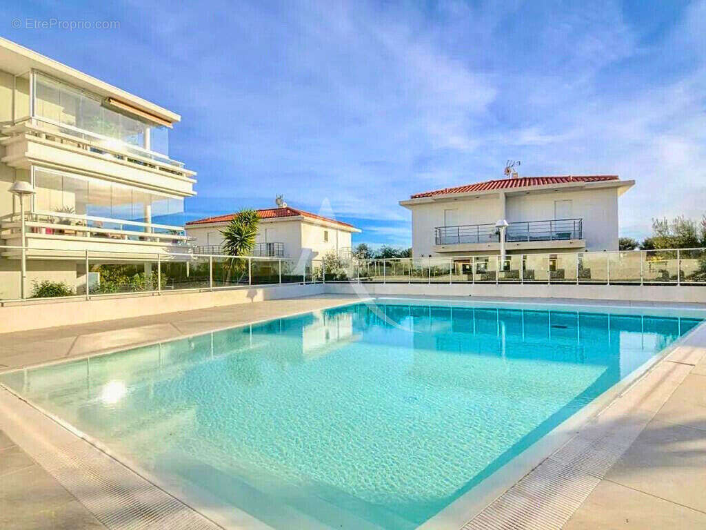 Appartement à CARQUEIRANNE