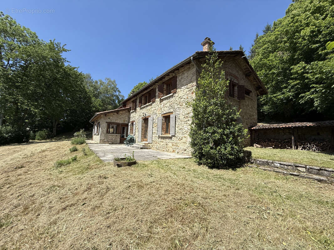 Maison à CELLES-SUR-DUROLLE