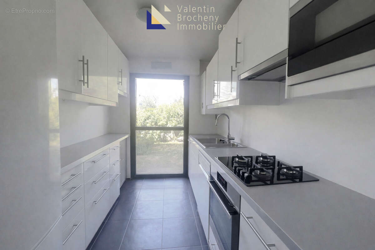 Entre Bourg et Plage- Esprit maison pour ce T3 en rez‑de‑jardin - photo 4
