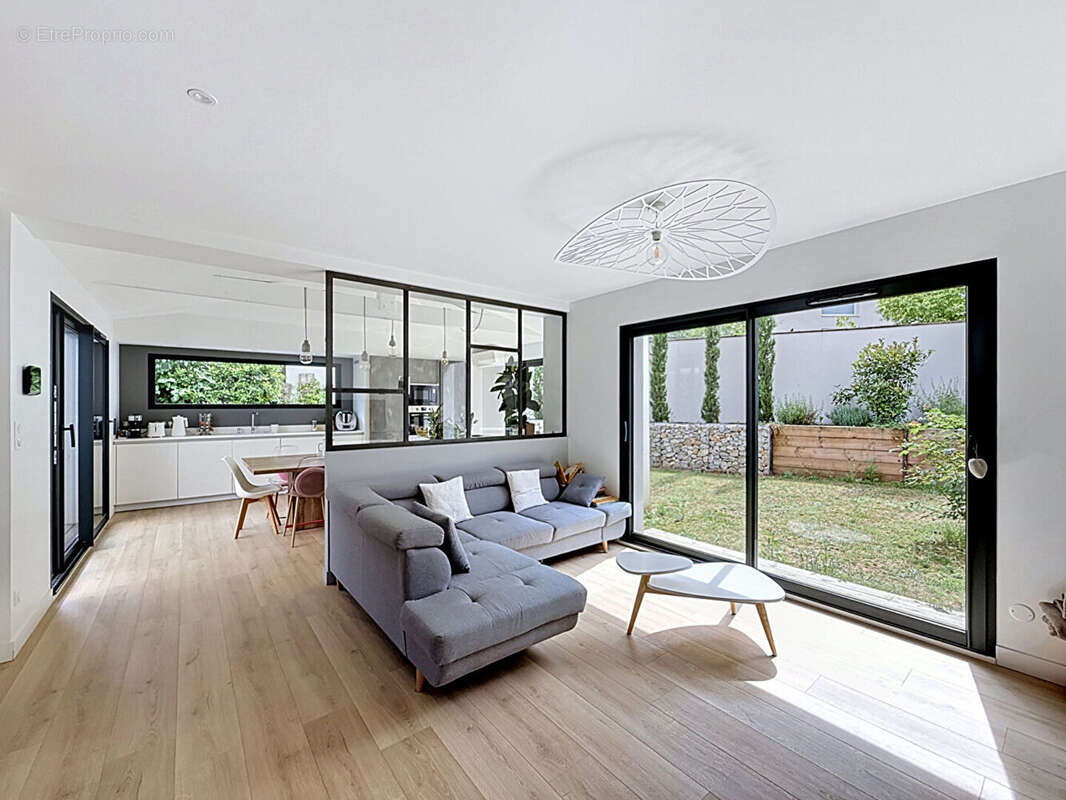 Maison T5 récente de 143 m² avec piscine - Toulouse 31500 - photo 2