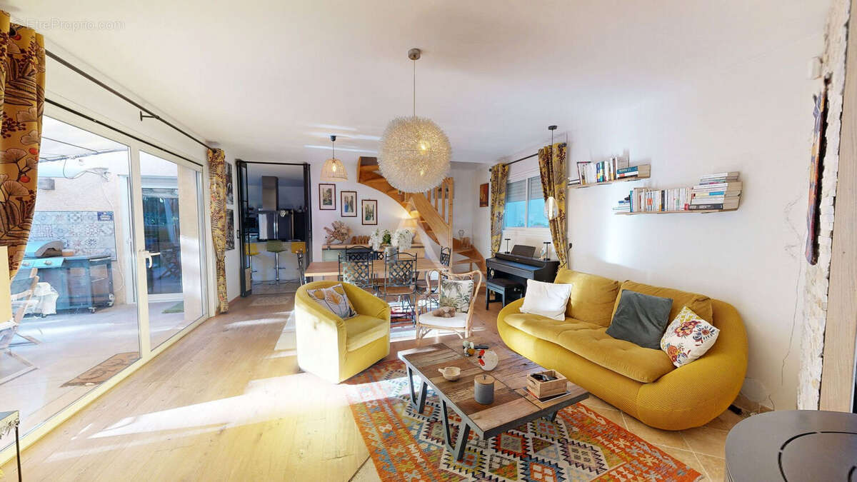 Villa 147 m², 4 chambres, Piscine chauffée, Grand Garage, Terrain 1200 m² - photo 5