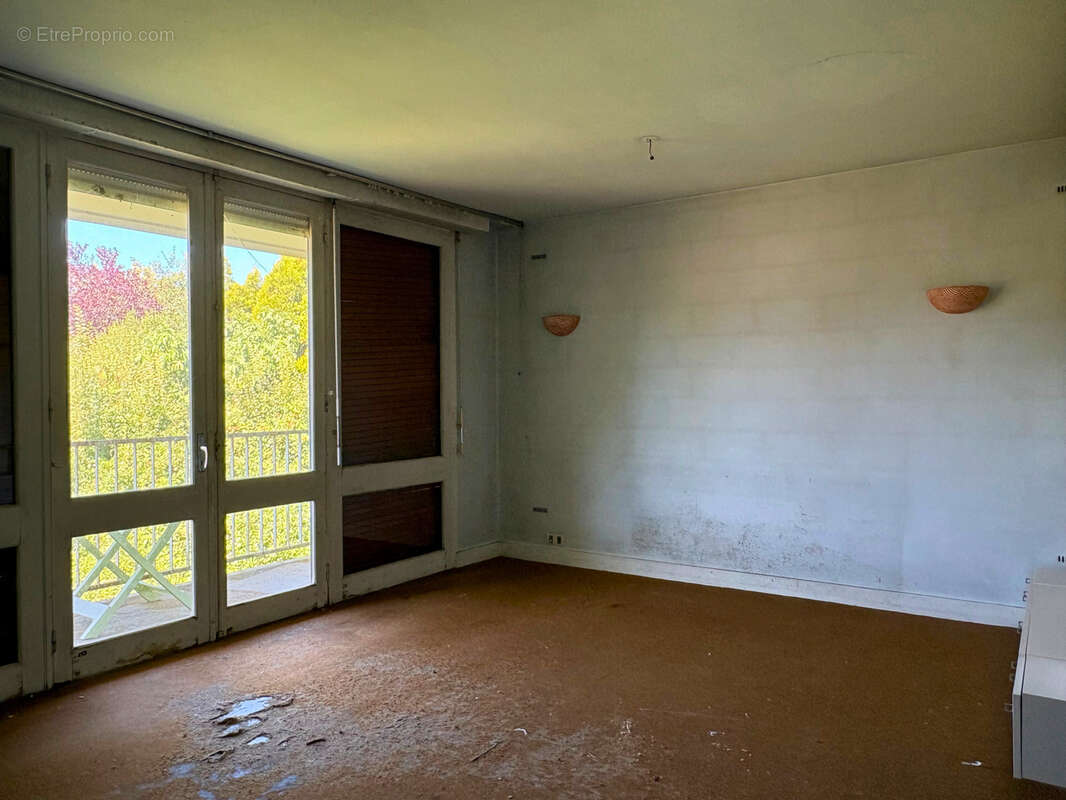 GENSAC-LA-PALLUE. Un PAVILLON à réinventer pour créer votre future maison ! - photo 2