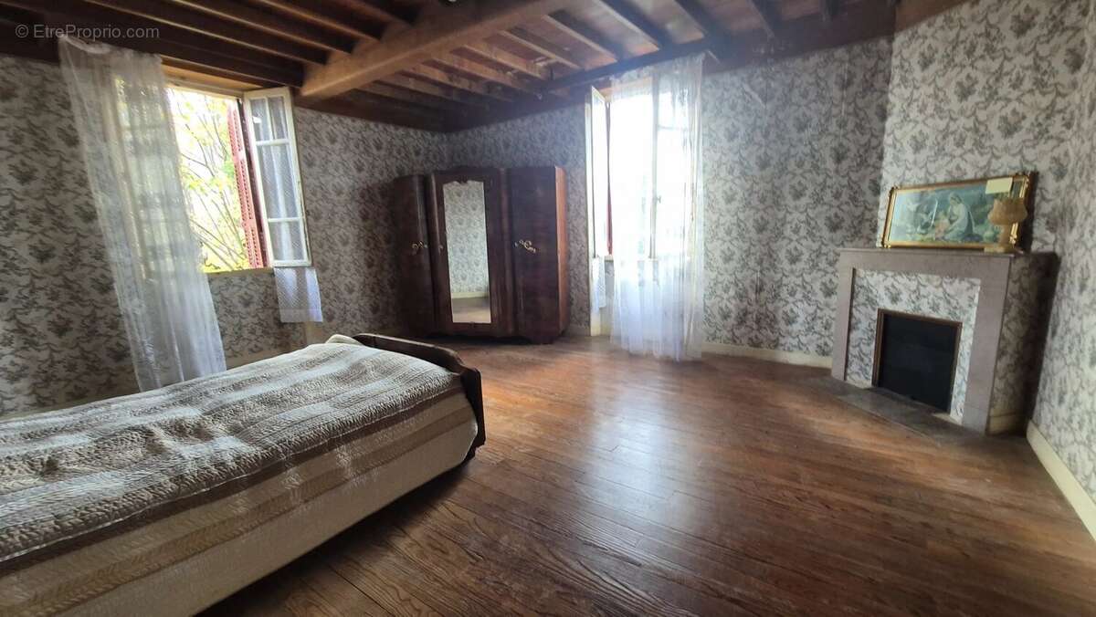 Maison à LESTELLE-BETHARRAM