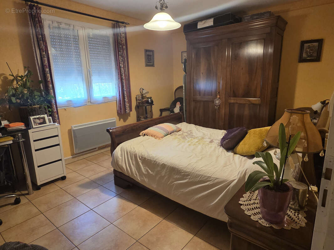 Drme Provencale Villa plein pied,3 chambres, garage, piscine couverte ,source 7000 m2, campagne. - photo 10