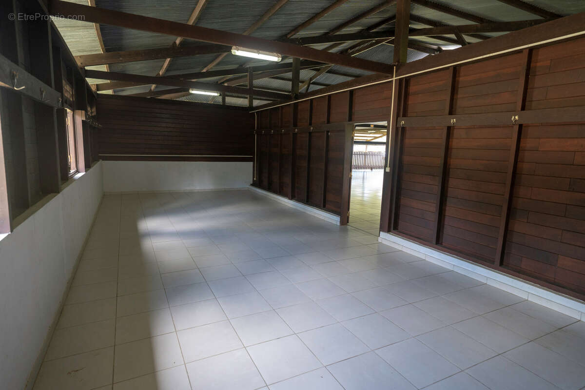 Maison à MONTSINERY-TONNEGRANDE