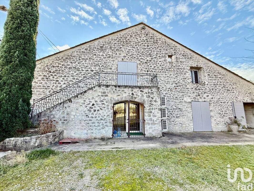 Photo 1 - Commerce à PIERRELATTE