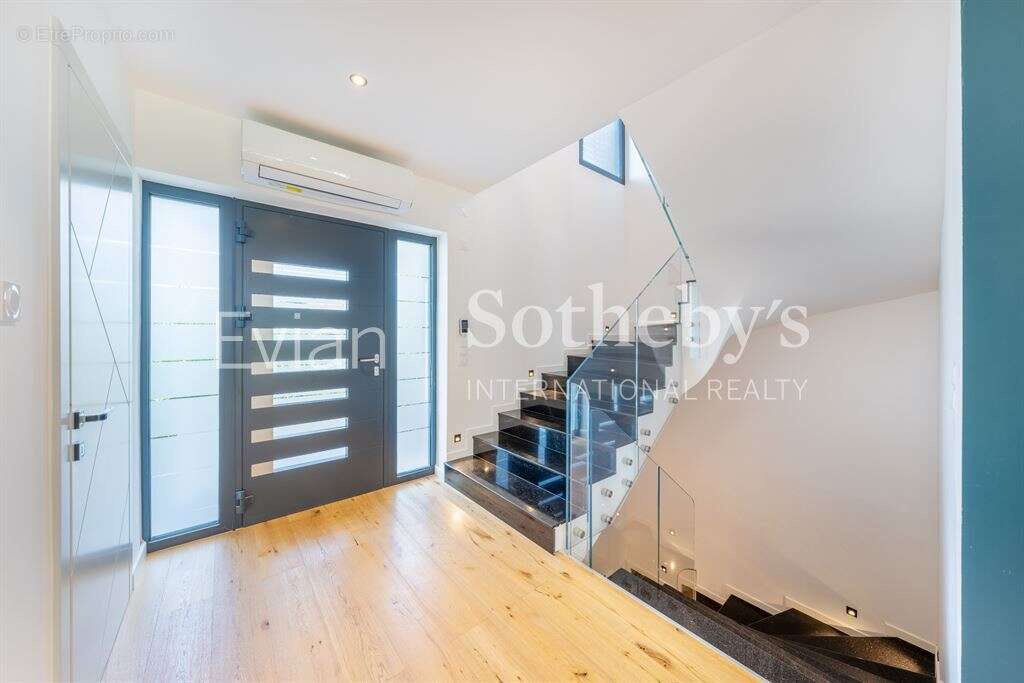 Vente Villa contemporaine à Neuveclle avec vue lac - photo 7