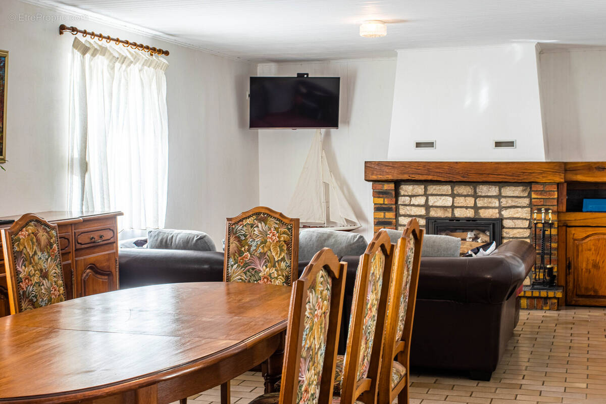 Maison à MILLY-SUR-THERAIN