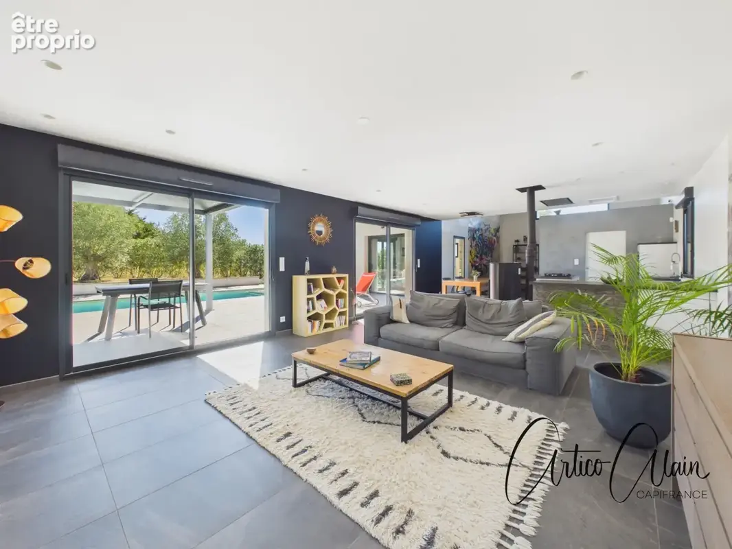 Maison contemporaine de  130 m² avec piscine et terrain 1300 m2 - photo 2