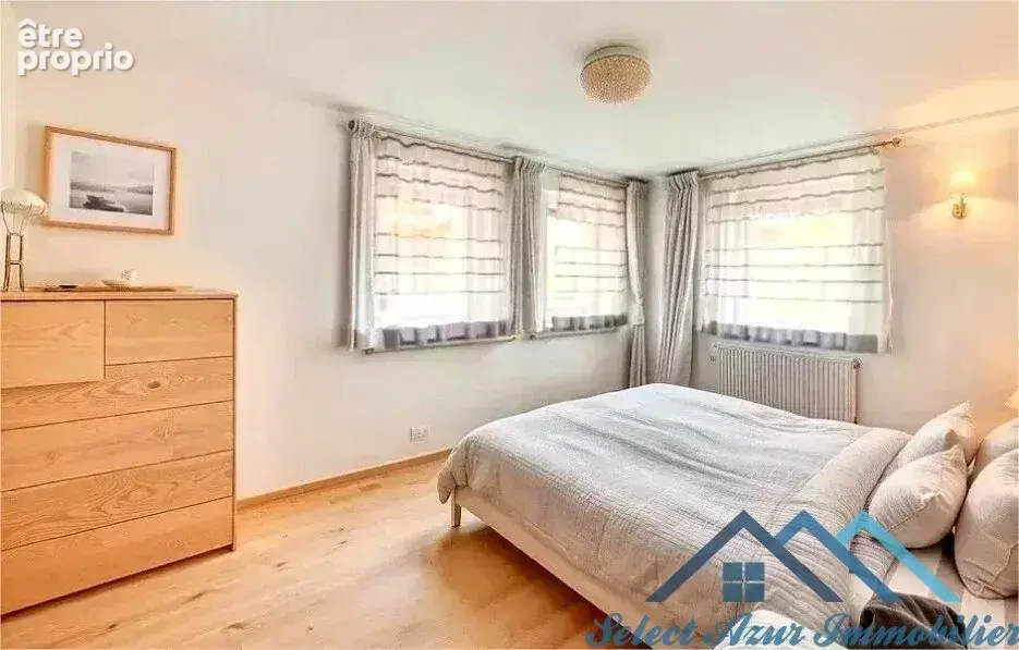 Appartement 4 pièces 81 m² à vendre à Saint-Laurent-Du-Var (06700) - photo 3