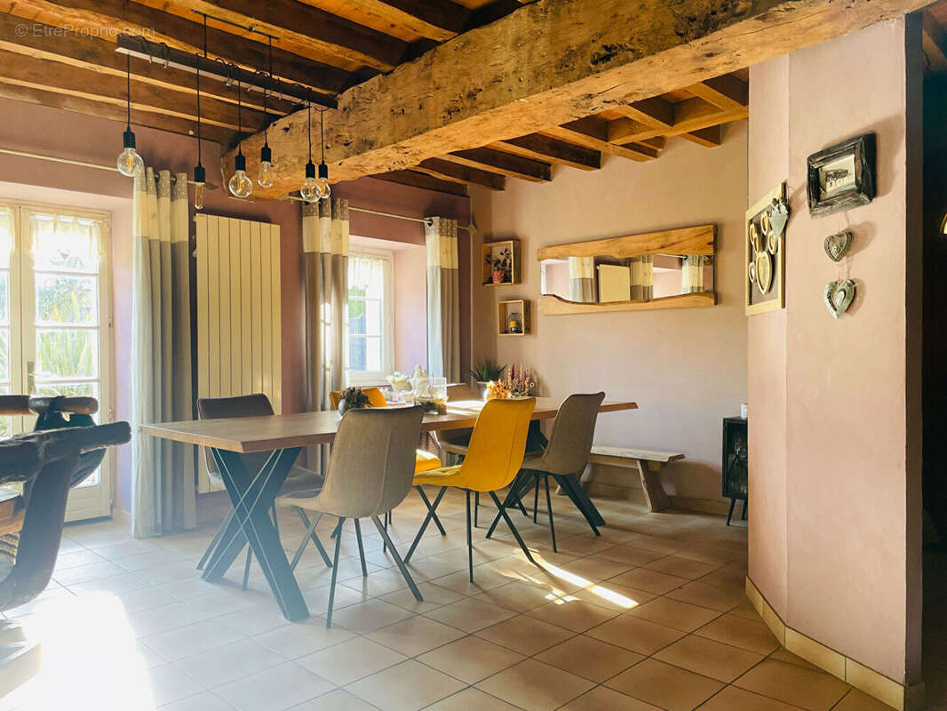 Maison à COMMEQUIERS