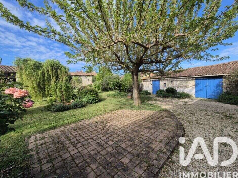 Photo 3 - Maison à SAINT-LEGER-DE-MONTBRUN