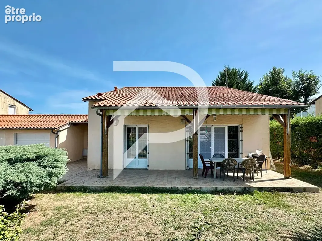 NEUVIC - Maison de ville 5 pièces 109 m2 - photo 12