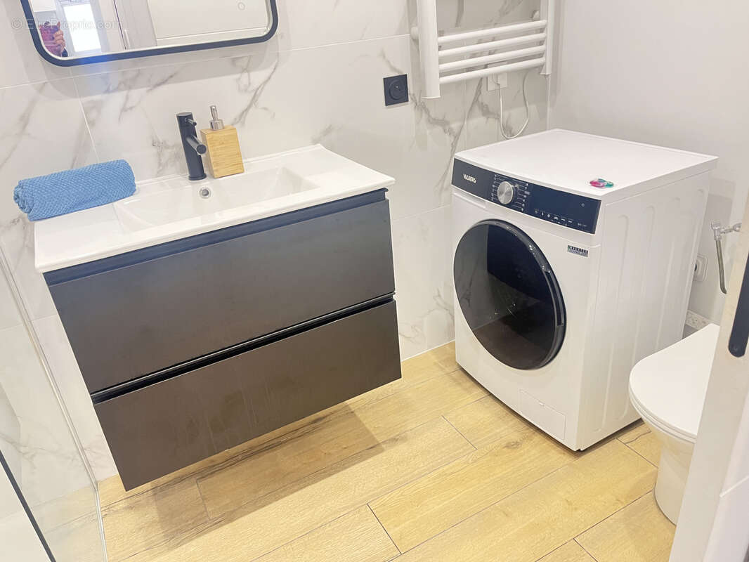 Appartement à VALLAURIS