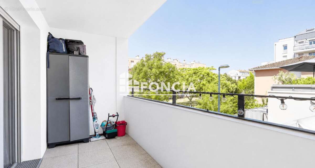 Beau T3 en duplex avec 2 terrasses et 2 places de parking (secteur Louis Plana) - photo 3