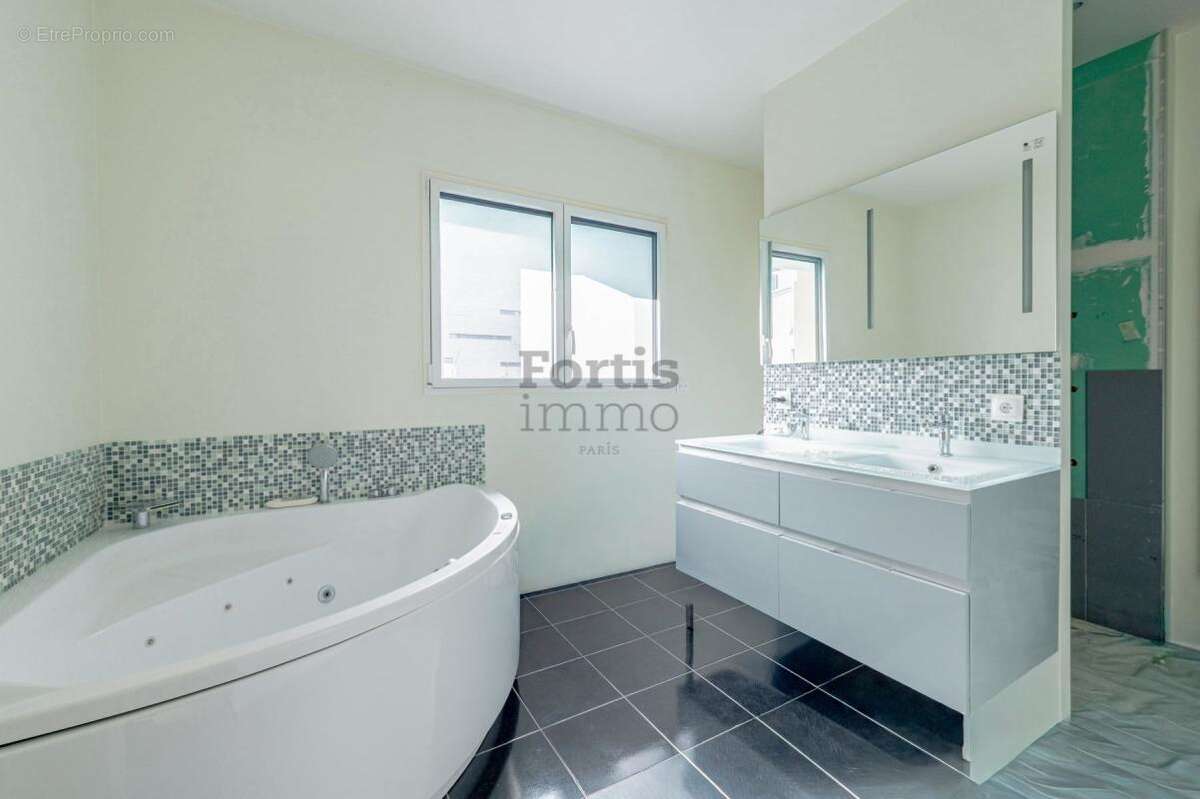 Maison à BOIS-COLOMBES