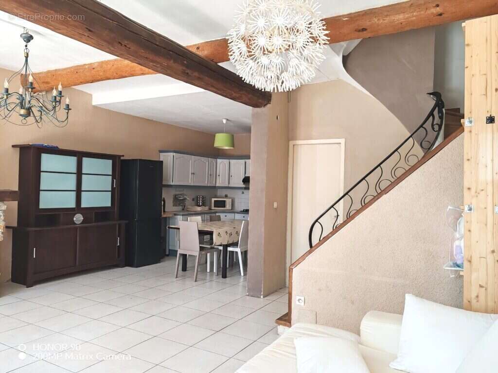 Maison de Village en R+1 95m2 hab T4 + Garage/Atelier - photo 4