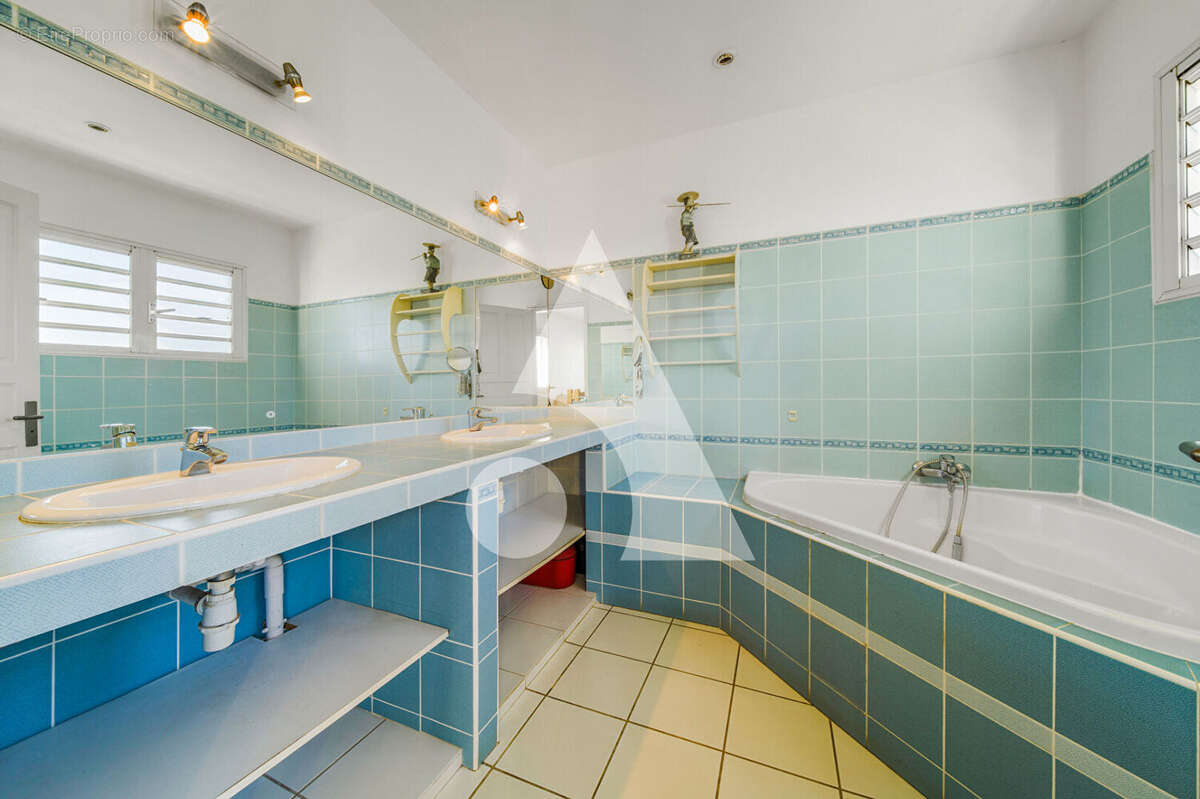 Bassin Plat Villa F5 de standing avec piscine - photo 11