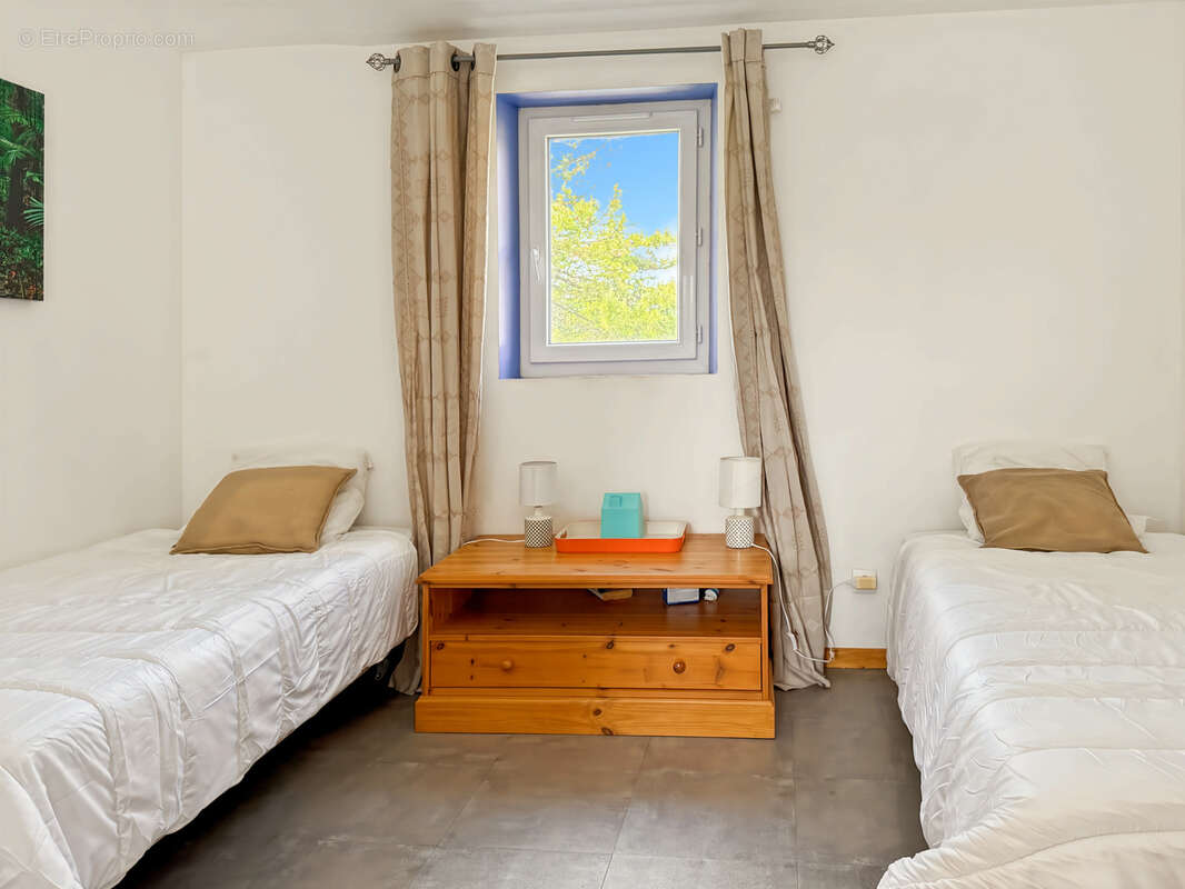 Maison à VILLENEUVE-DE-BERG