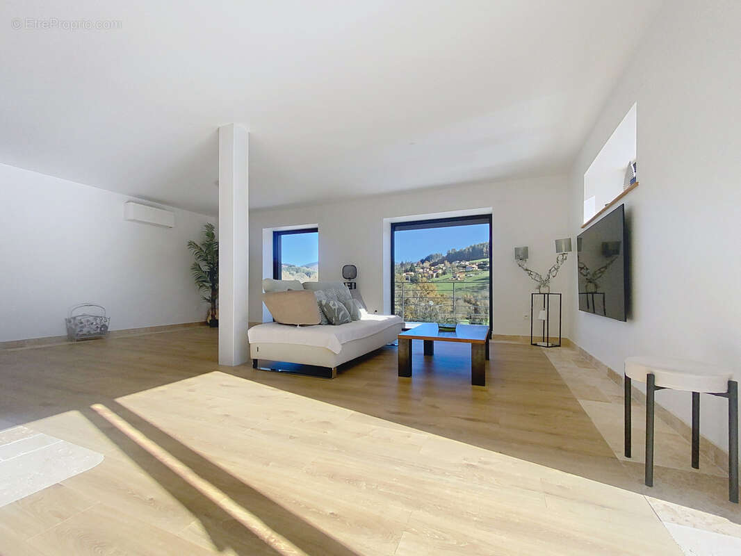 Maison à CHAMBOST-ALLIERES