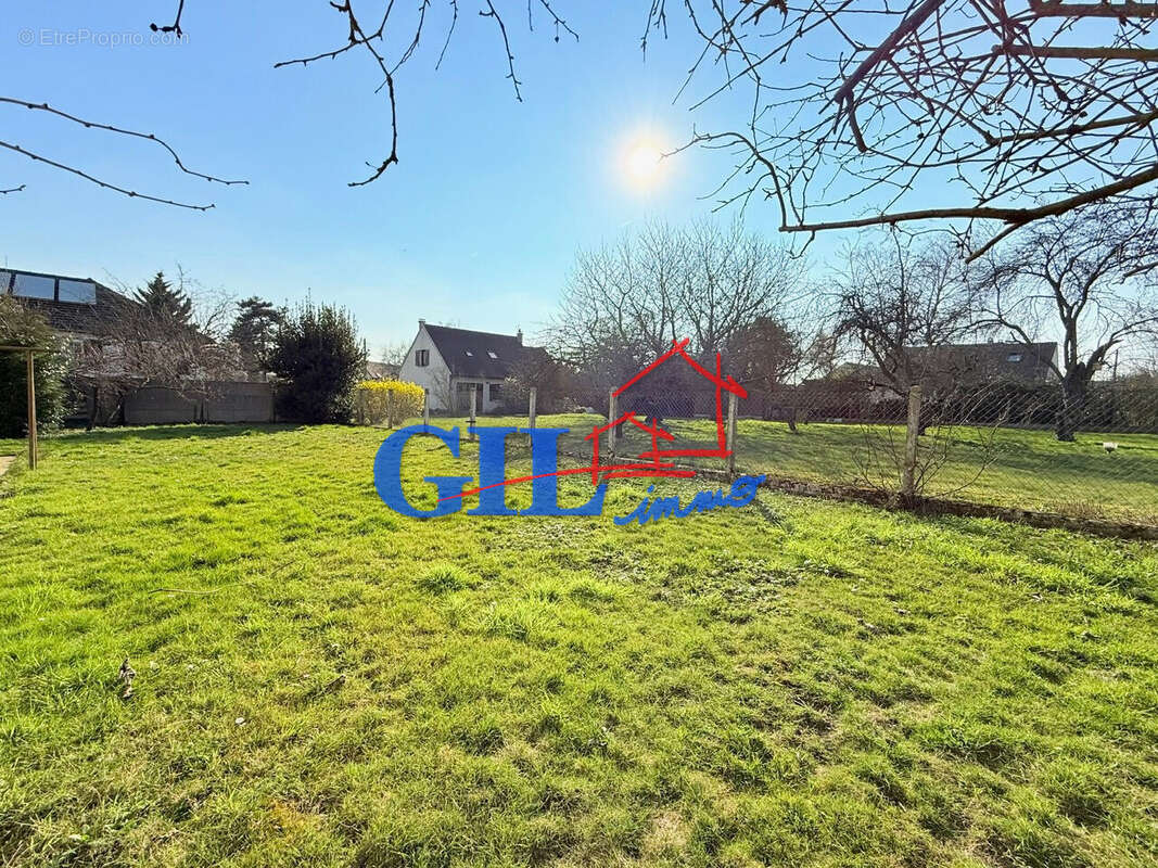 Maison à SAVIGNY-LE-TEMPLE