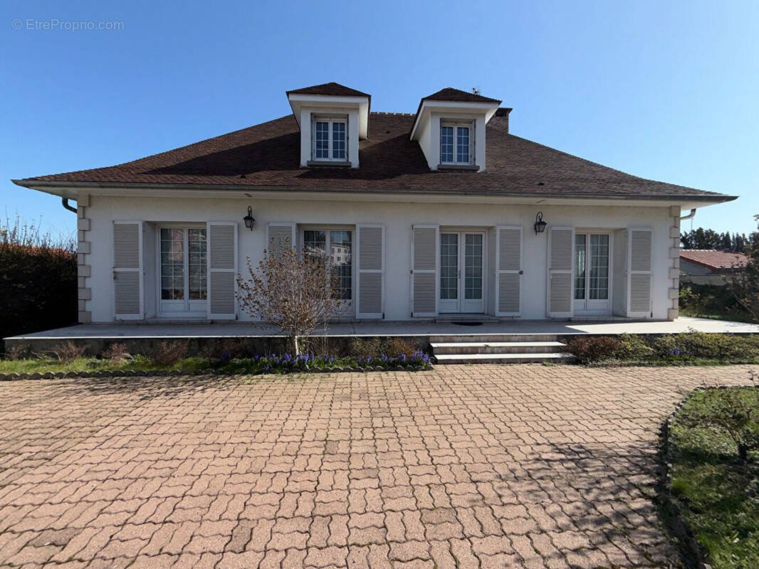Maison à MONTLUCON